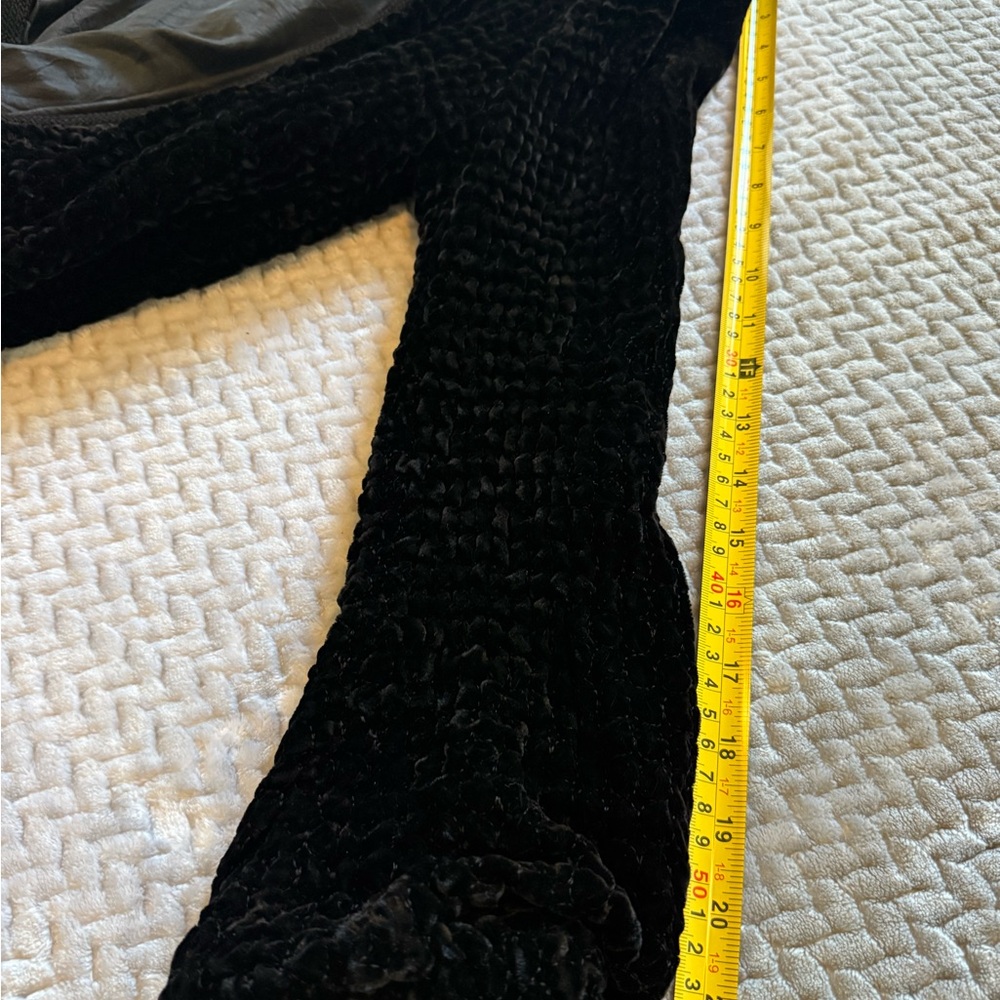 CHANEL Black Textured Blazer - Picture 7 of 15